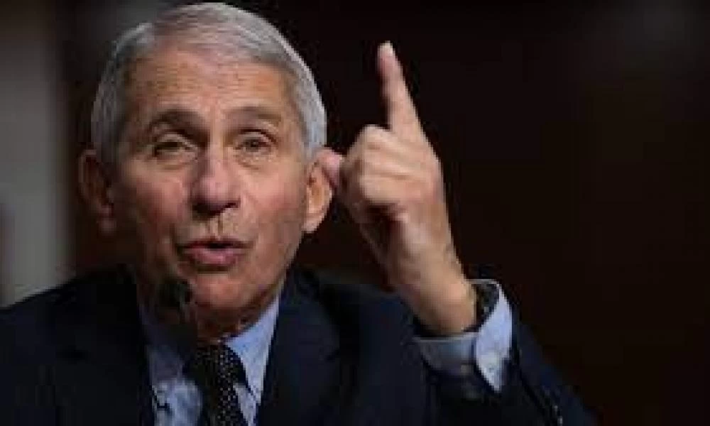 Φάουτσι: "Μαινόμενος Ταύρος" με τους αρνητές του εμβολιασμού